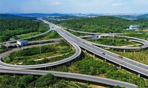 威宁钢筋套筒应用于高速公路